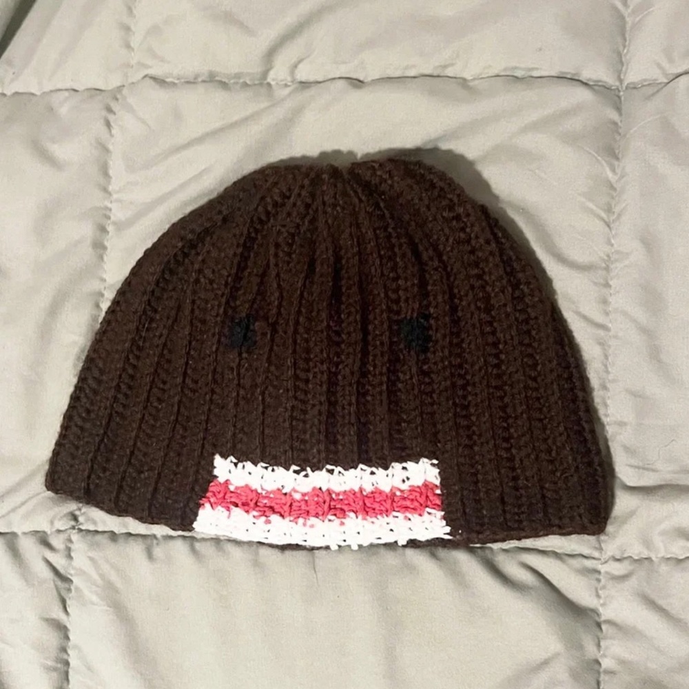 Domo beanie